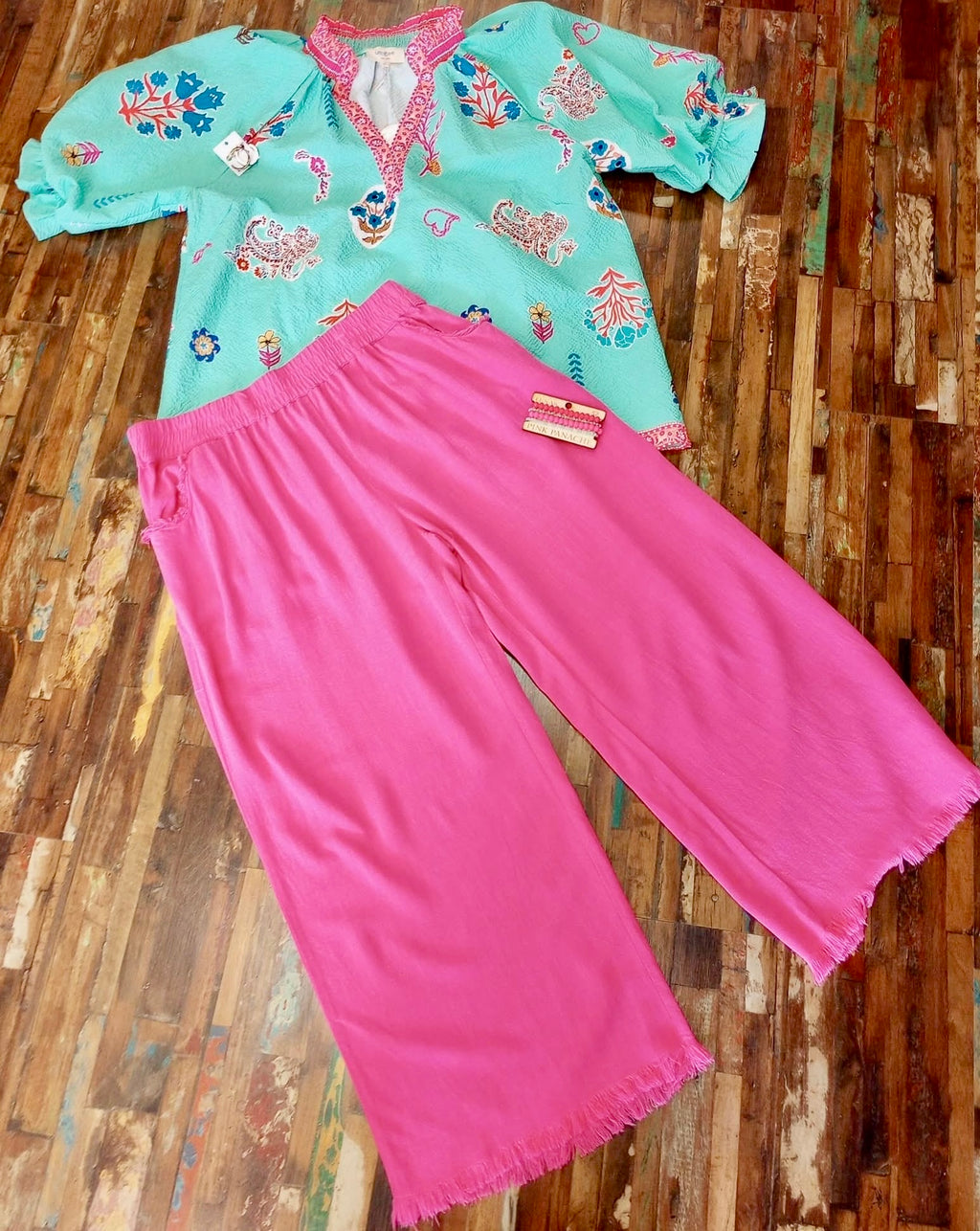 Curvy mint floral top
